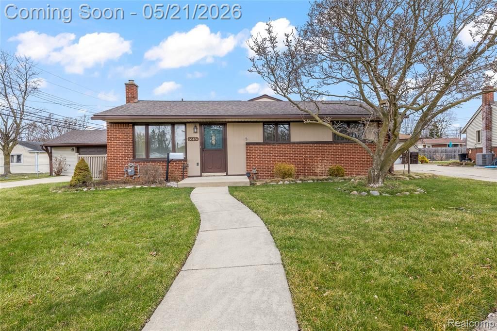 36436 Center Court, Wayne, MI 48184 Main Photo