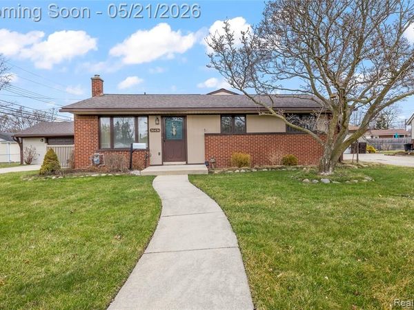 36436 Center Court, Wayne, MI 48184