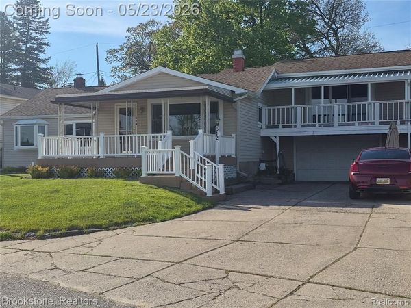 612 Buena Vista Avenue, Lake Orion Vlg, MI 48362