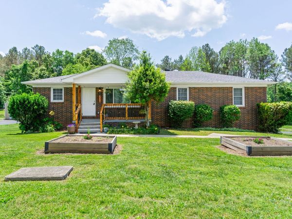 255 Washington St , Sparta, TN 38583