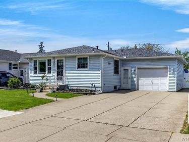 166 Dean Road , Depew, NY 14043