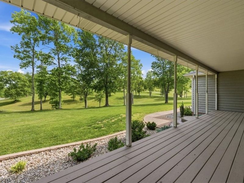 911 Moody Ridge Road , Belpre, OH 45714 Photo 13