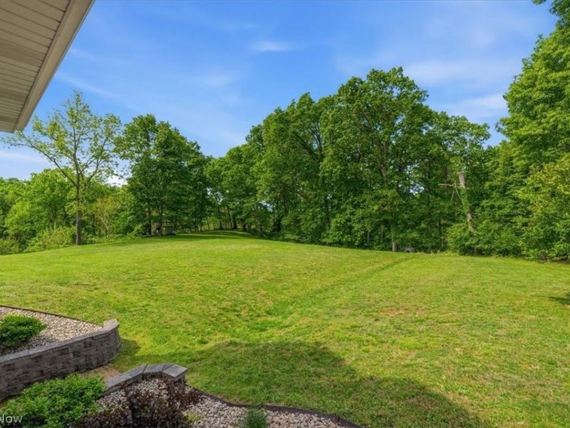 911 Moody Ridge Road , Belpre, OH 45714 Photo 14
