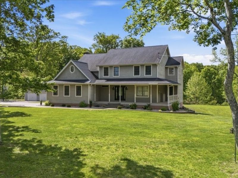 911 Moody Ridge Road , Belpre, OH 45714 Photo 2