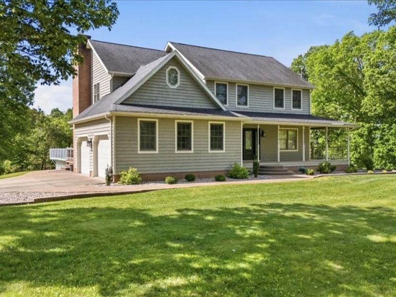 911 Moody Ridge Road , Belpre, OH 45714 Photo 3