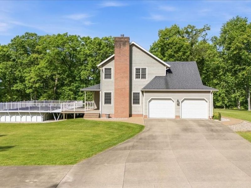 911 Moody Ridge Road , Belpre, OH 45714 Photo 4