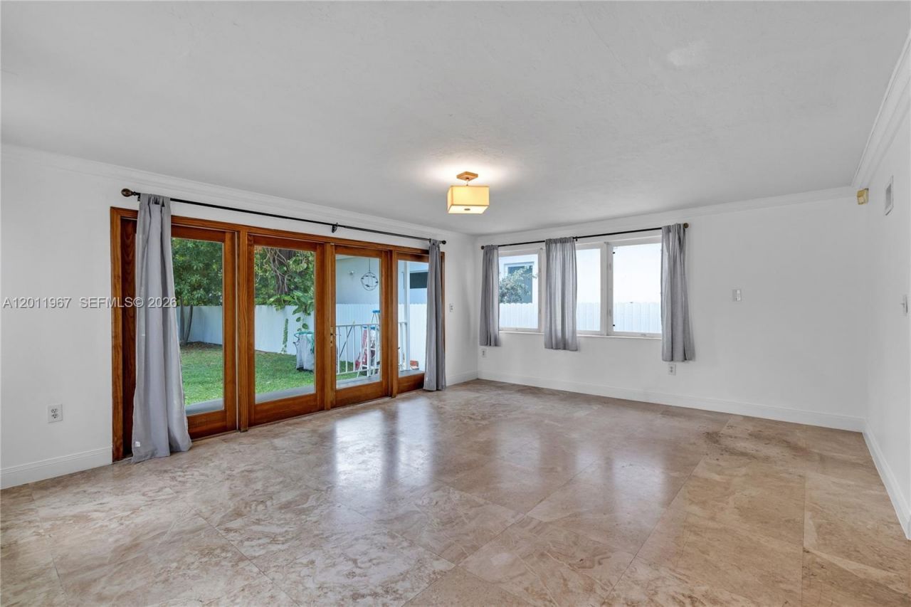 260 SW 29th Rd , Miami, FL 33129 Photo