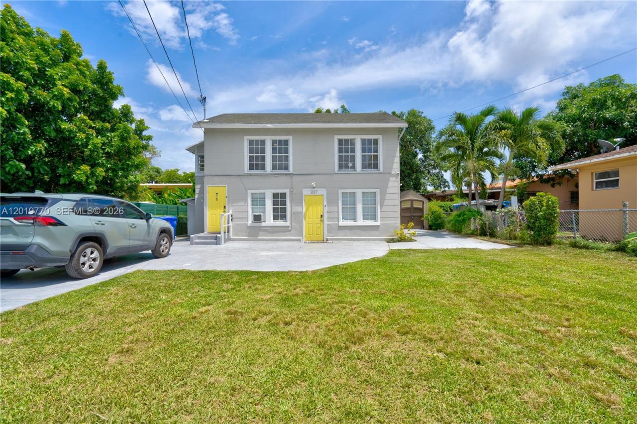 227 SW 30th Ave, Unit B, Miami, FL 33135 Photo