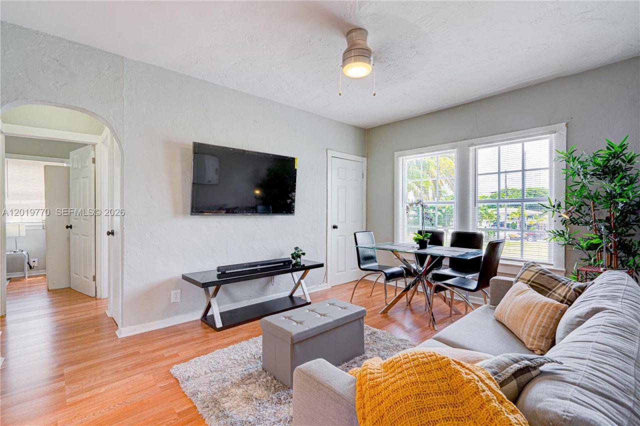 227 SW 30th Ave, Unit B, Miami, FL 33135 Photo