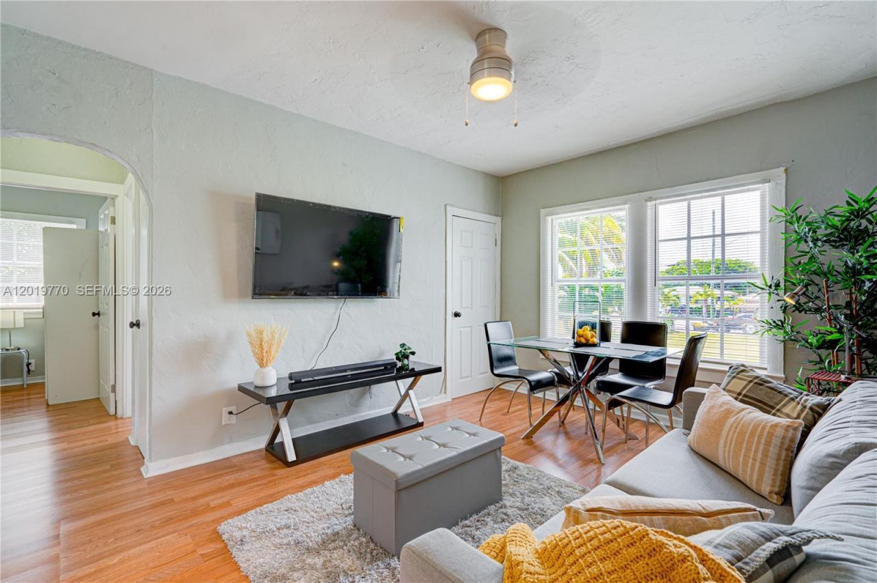 227 SW 30th Ave, Unit B, Miami, FL 33135 Photo