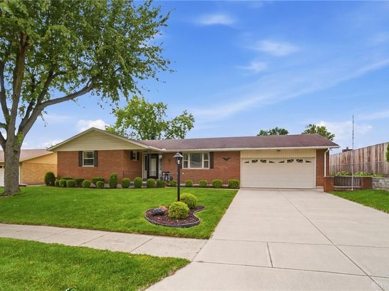 742 Greenview Drive, Tipp City, OH 45371 Photo 1