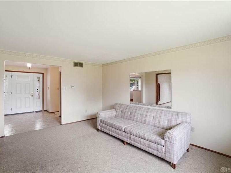 742 Greenview Drive, Tipp City, OH 45371 Photo 11
