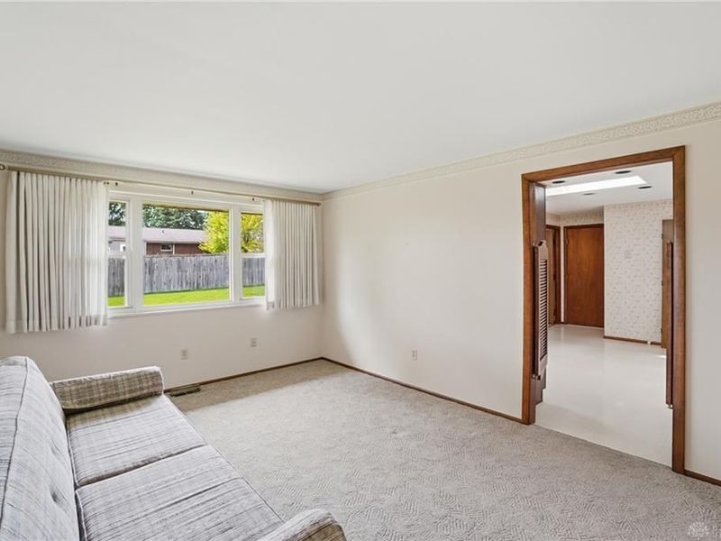742 Greenview Drive, Tipp City, OH 45371 Photo 12