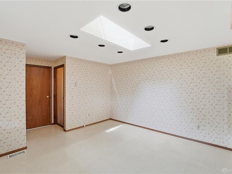 742 Greenview Drive, Tipp City, OH 45371 Photo 18