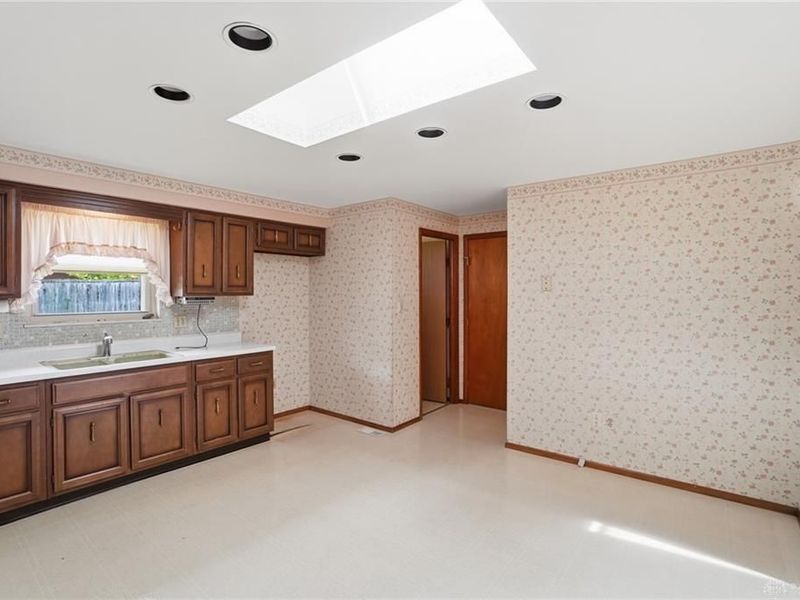 742 Greenview Drive, Tipp City, OH 45371 Photo 19