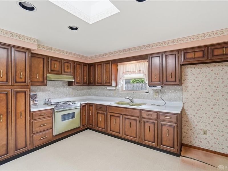742 Greenview Drive, Tipp City, OH 45371 Photo 20
