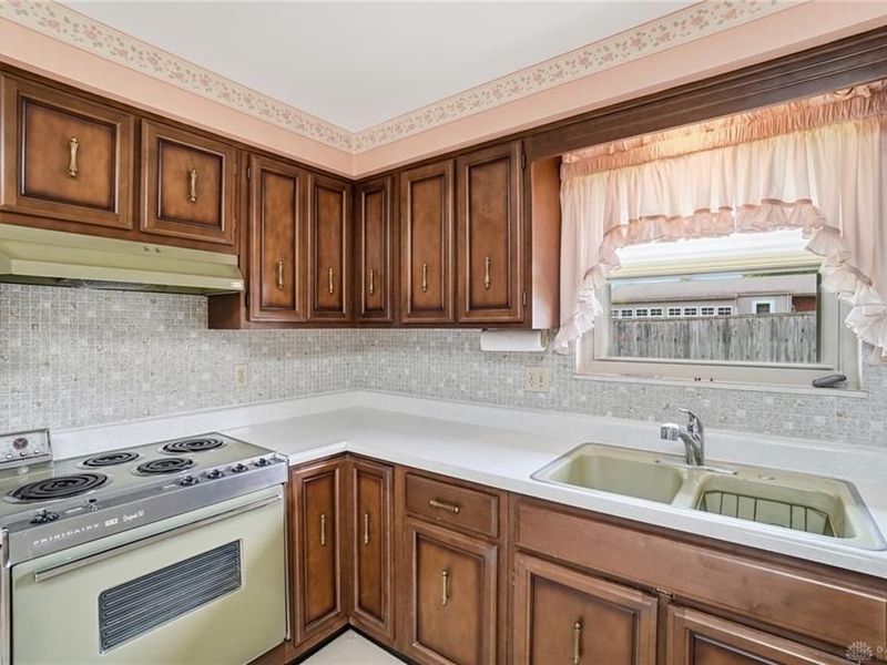742 Greenview Drive, Tipp City, OH 45371 Photo 21