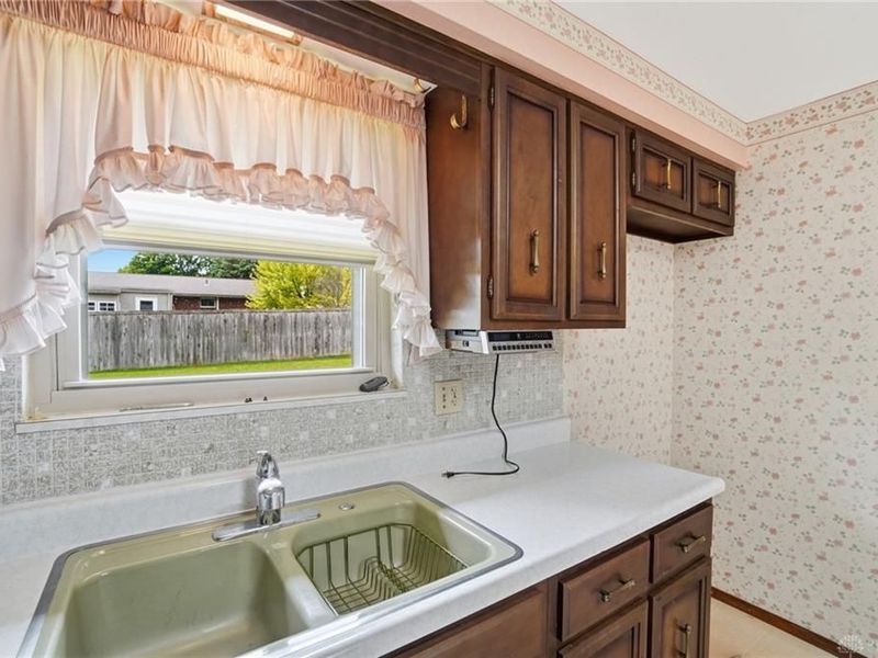 742 Greenview Drive, Tipp City, OH 45371 Photo 22