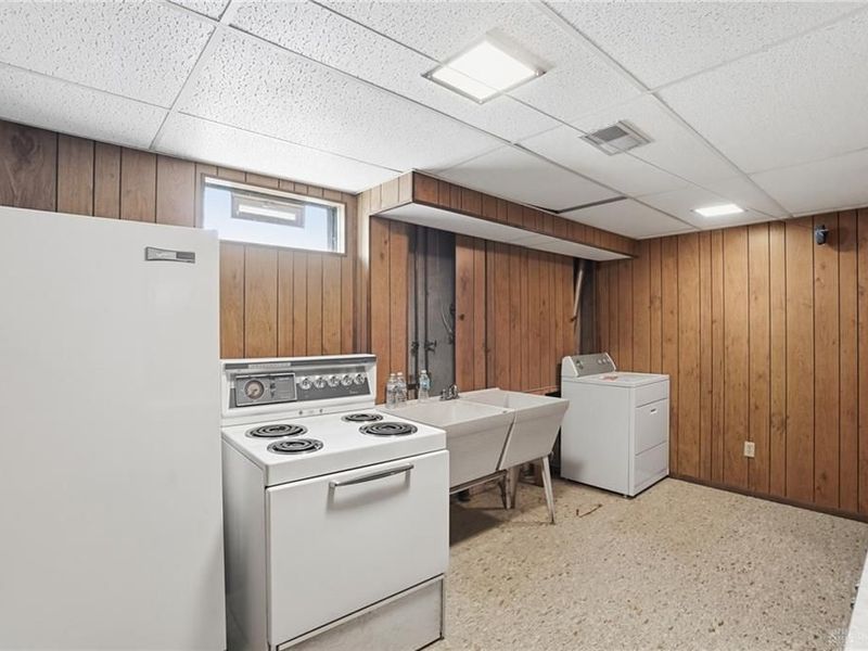 742 Greenview Drive, Tipp City, OH 45371 Photo 39