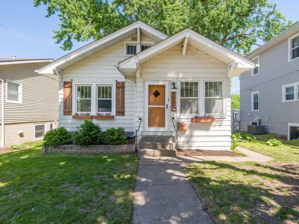 2607 Bridge Avenue , Davenport, IA 52803