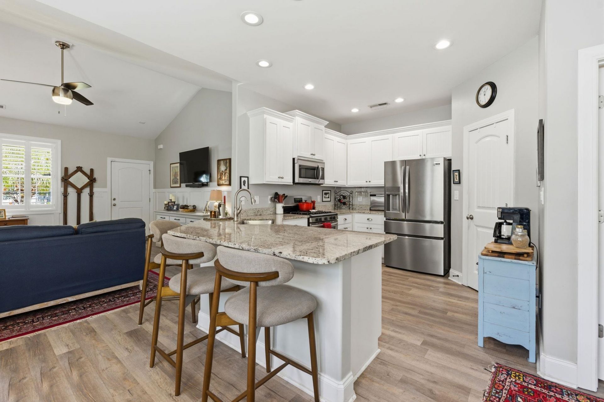 220 Waties Dr. Photo 8