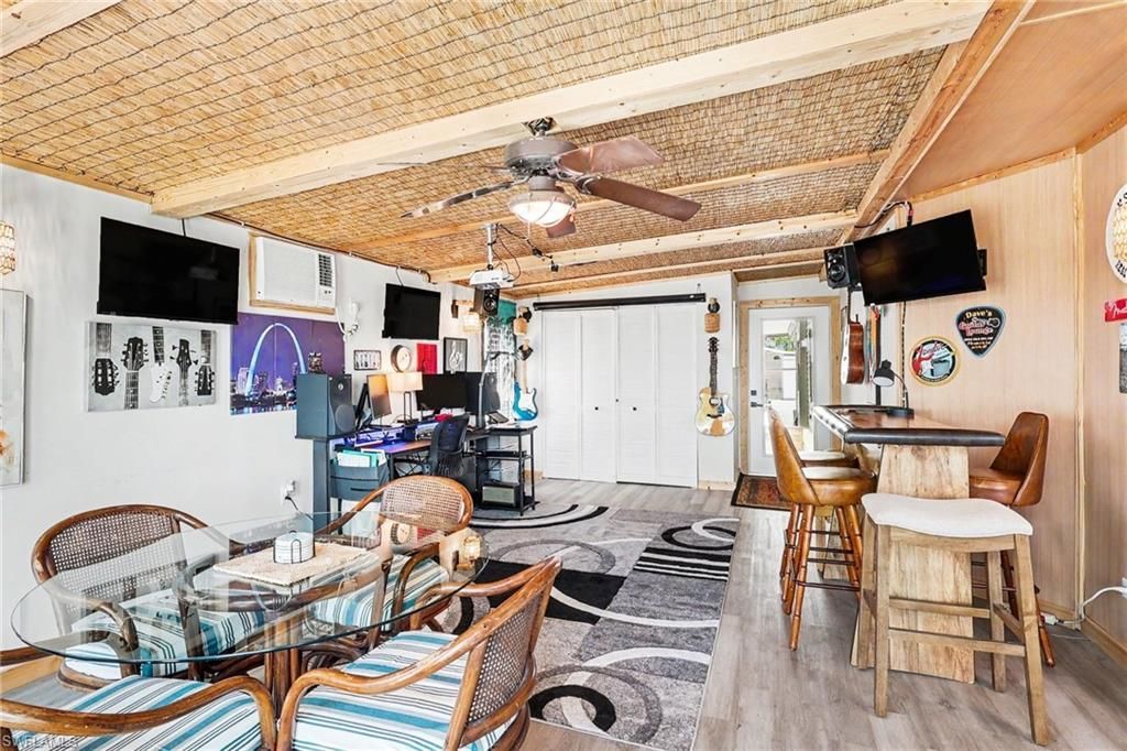 17550 Canal Cove Ct, Fort Myers Beach, FL 33931 Photo