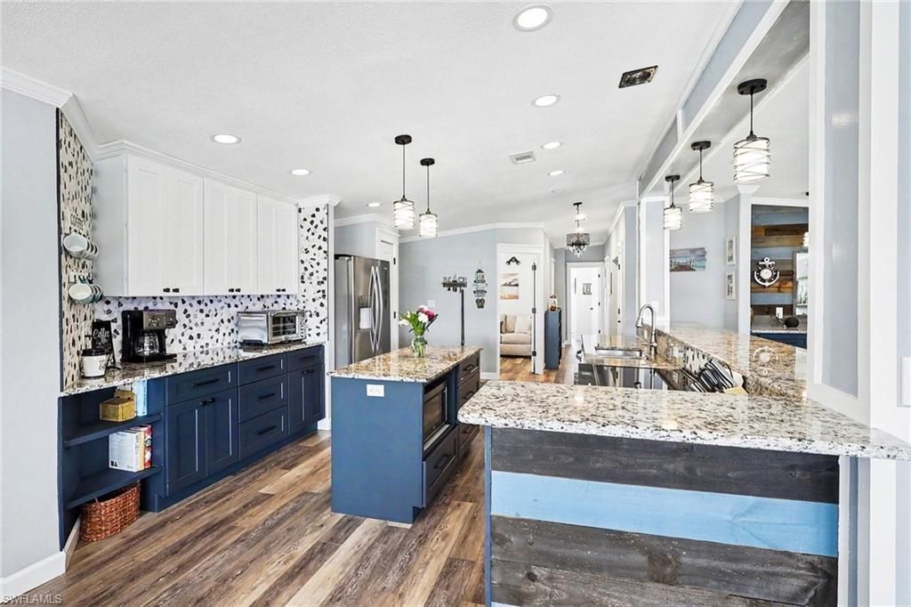 17550 Canal Cove Ct, Fort Myers Beach, FL 33931 Photo