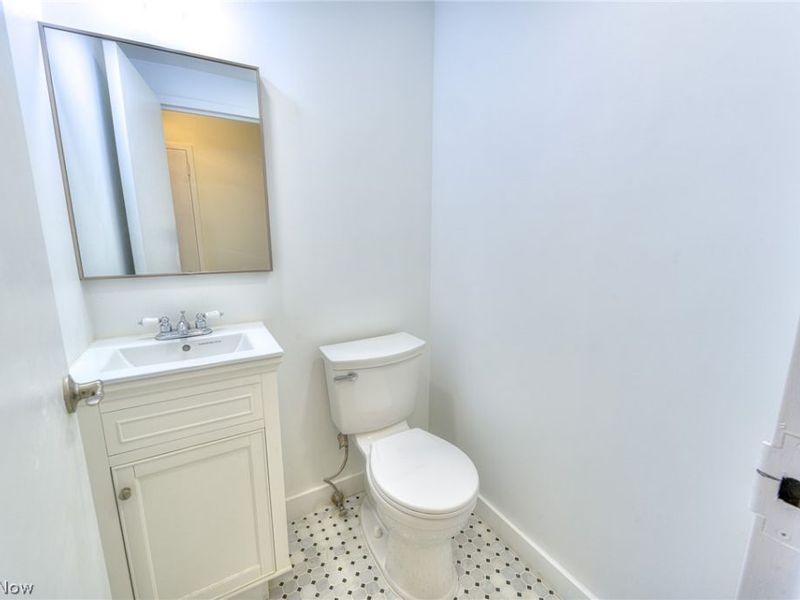 2 Bratenahl Place, Unit 2D, Bratenahl, OH 44108 Photo 25