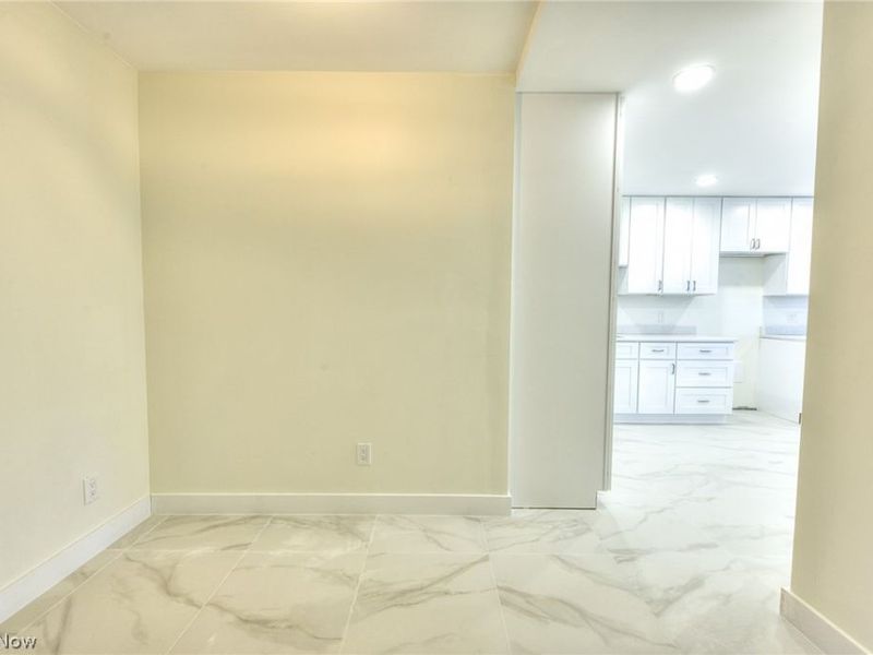 2 Bratenahl Place, Unit 2D, Bratenahl, OH 44108 Photo 7