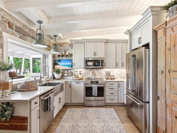 840 Myrtle TER, NAPLES, FL 34103