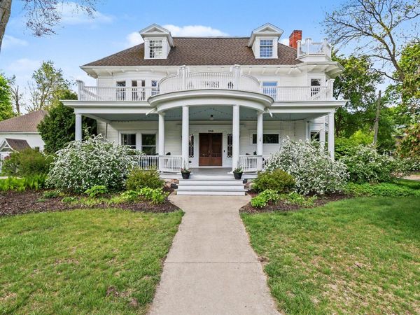 208 W Prospect Street, Marshall, MI 49068