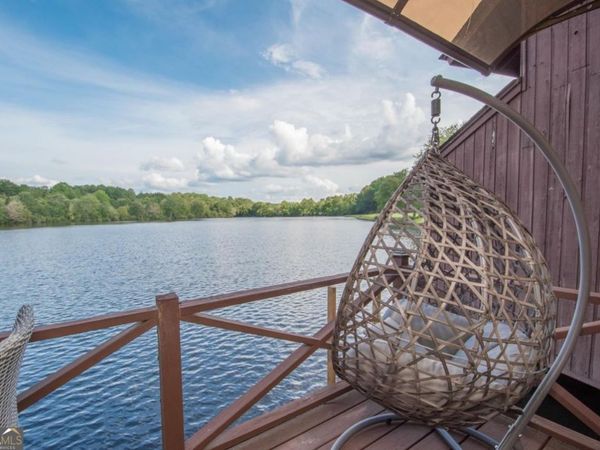 8 Northlake Circle, Peachtree City, GA 30269