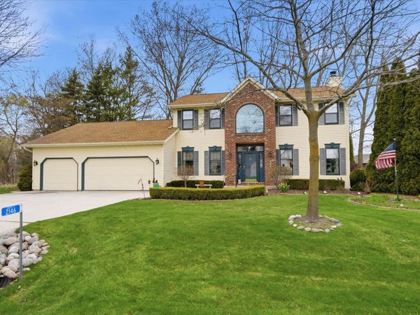 2146 Waverly Ct, Sheboygan, WI 53083