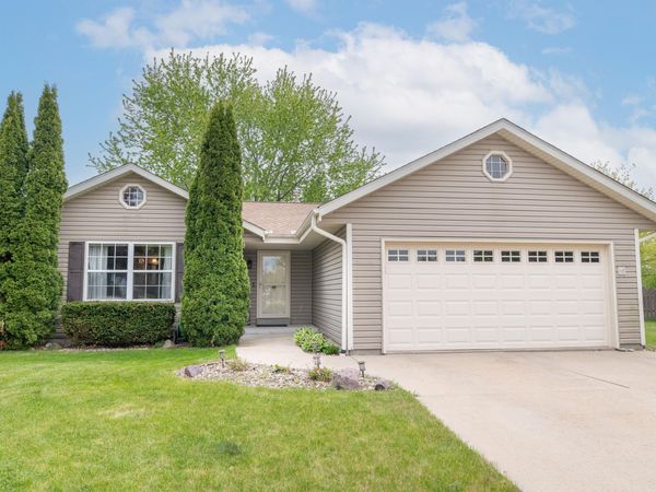 1321 E Maass Dr, Oak Creek, WI 53154