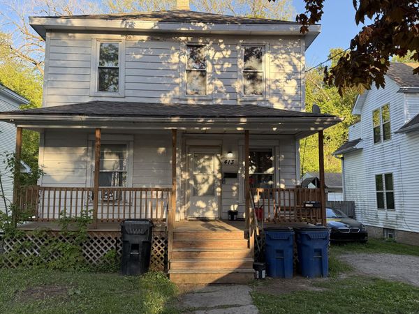 413 Park View Dr, Racine, WI 53404