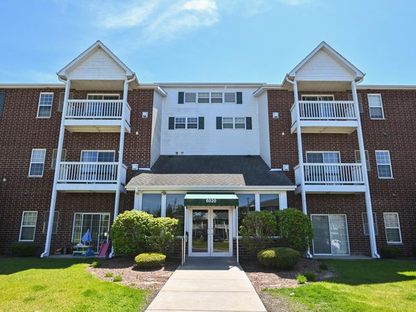 6020 S Buckhorn Ave, Unit 304, Cudahy, WI 53110