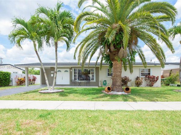 731 NW 17th St , Homestead, FL 33030