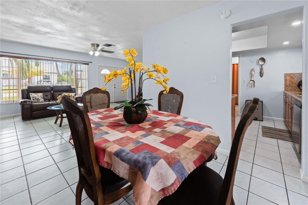 731 NW 17th St , Homestead, FL 33030 Photo