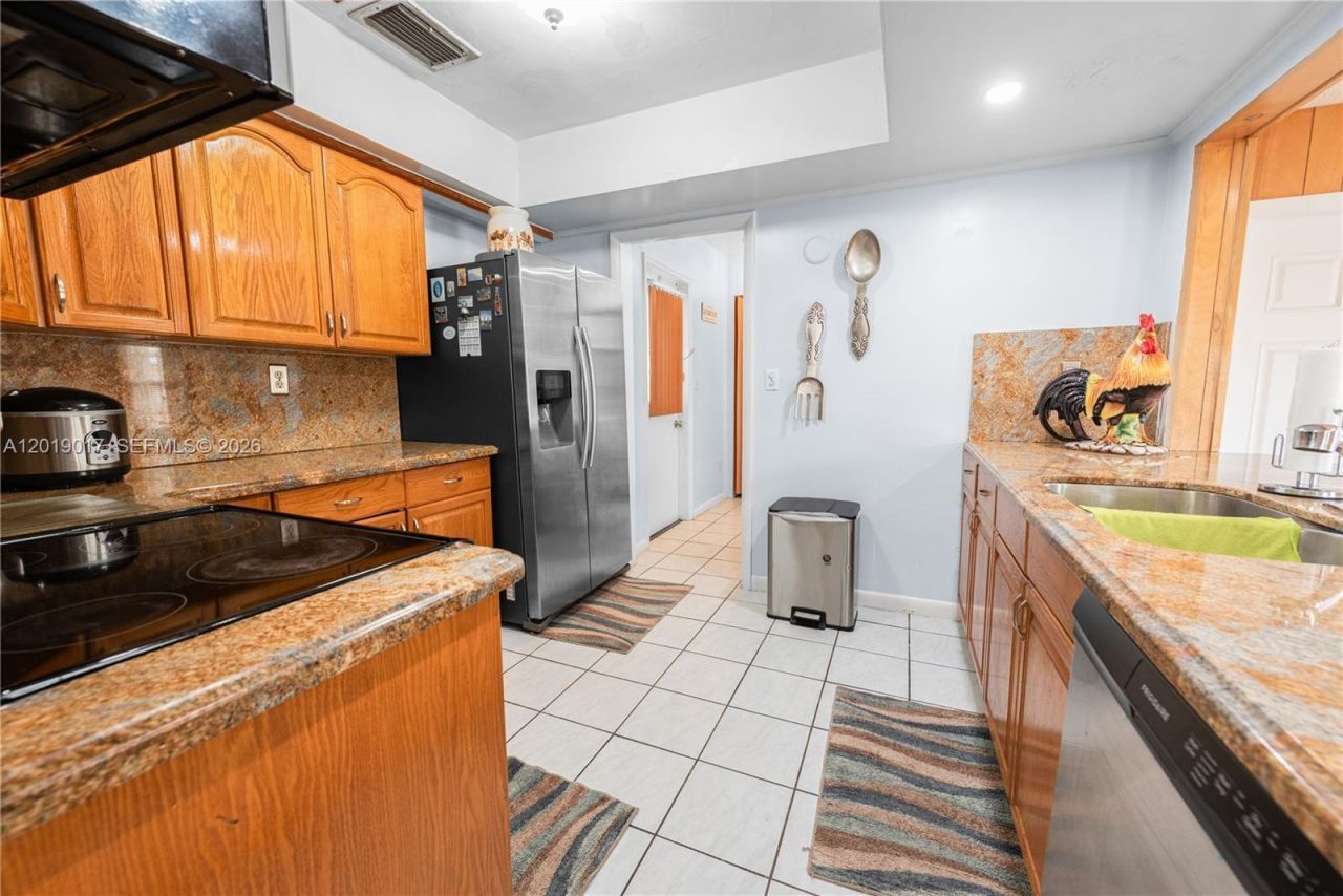 731 NW 17th St , Homestead, FL 33030 Photo