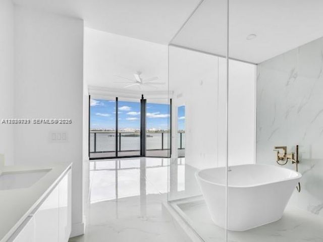 700 NE 24th St , Unit 1006, Miami, FL 33137 Photo