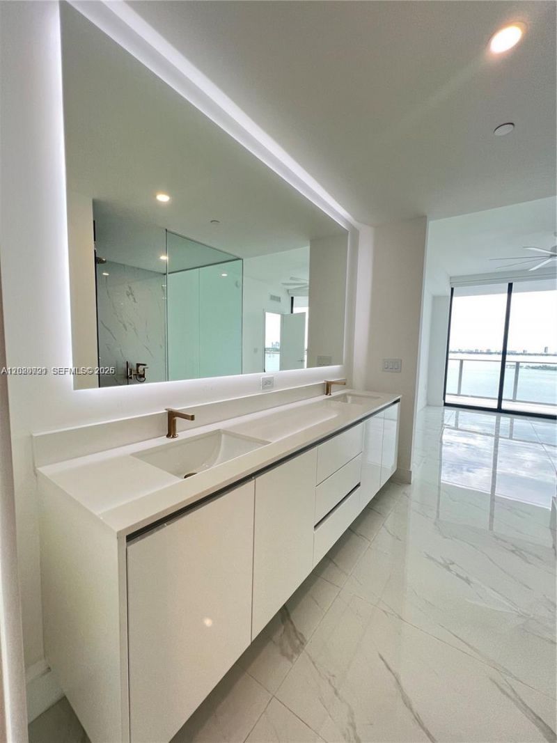 700 NE 24th St , Unit 1006, Miami, FL 33137 Photo