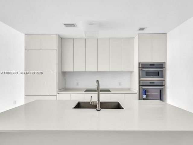 700 NE 24th St , Unit 1006, Miami, FL 33137 Photo