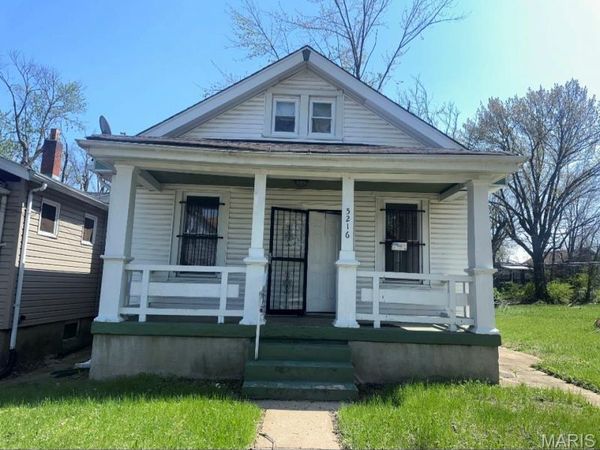5216 Davison Avenue , St Louis, MO 63120