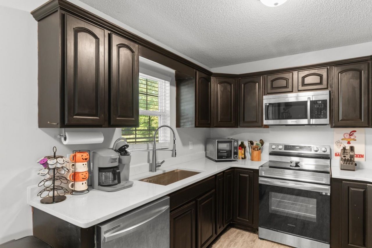513 Coleman Ct.  Photo 5