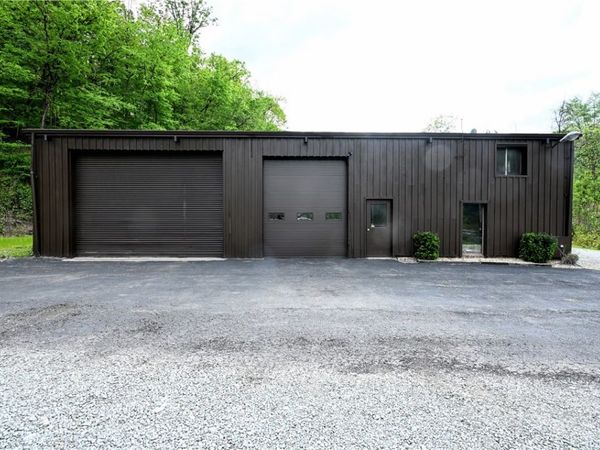 3810 Crooked Run Rd, North Versailles, PA 15137