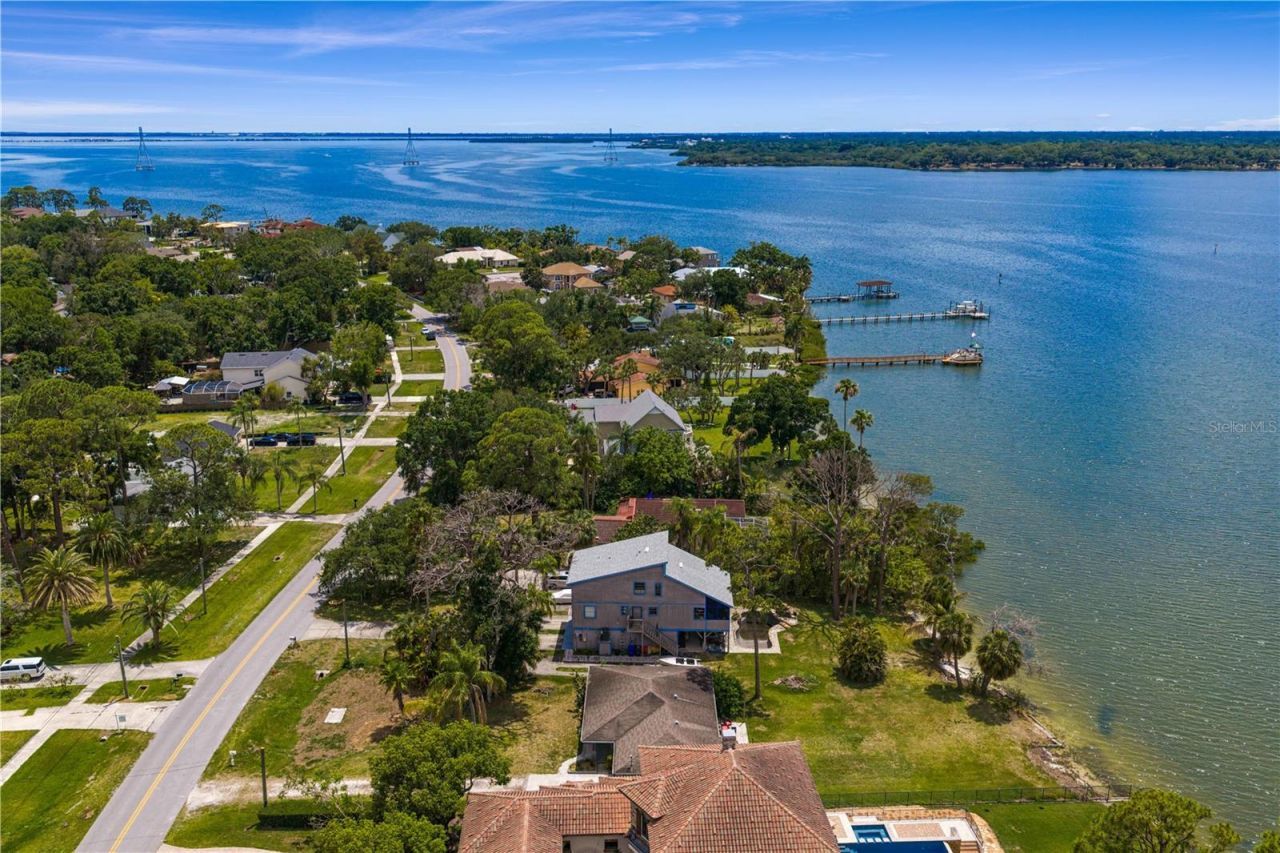 506 Shore Drive E, Oldsmar, FL 34677 Photo