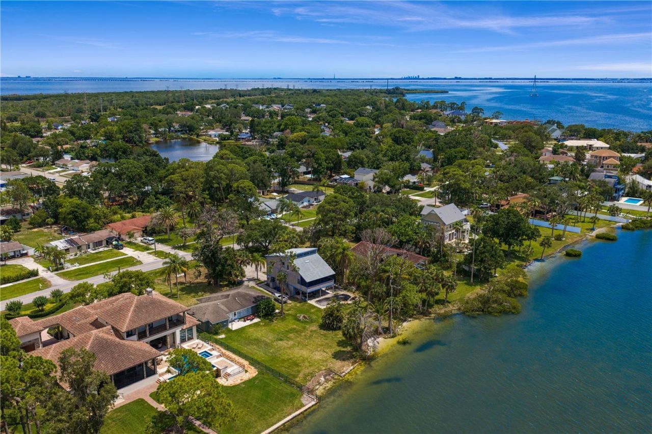 506 Shore Drive E, Oldsmar, FL 34677 Photo