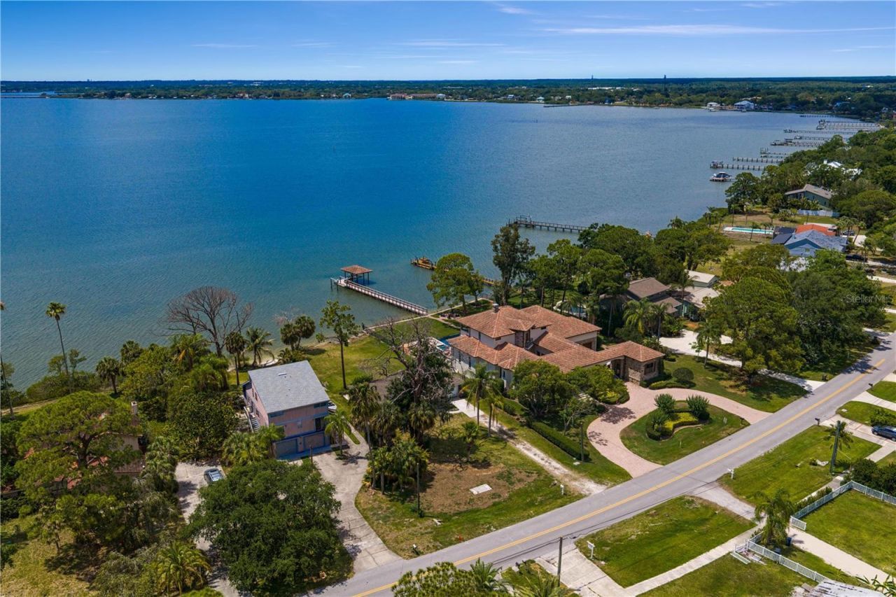 506 Shore Drive E, Oldsmar, FL 34677 Photo