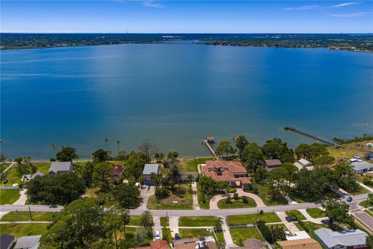 506 Shore Drive E, Oldsmar, FL 34677 Photo