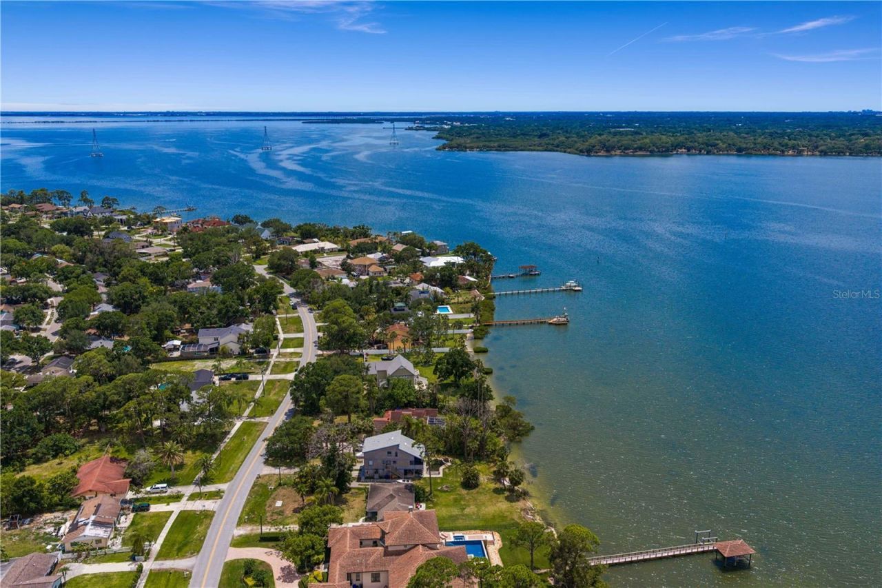 506 Shore Drive E, Oldsmar, FL 34677 Photo
